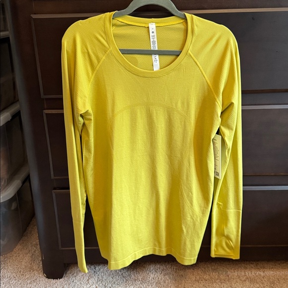 Lululemon Swiftly Tech Long Sleeve Yellow Pear - Picture 5 of 6